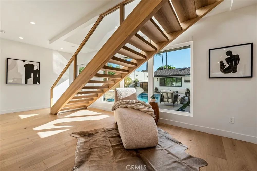 4230 Virginia Road Long Beach, CA 90807