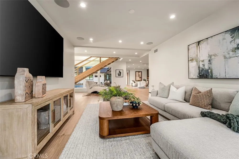 4230 Virginia Road Long Beach, CA 90807