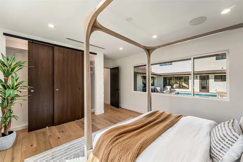 4230 Virginia Road Long Beach, CA 90807