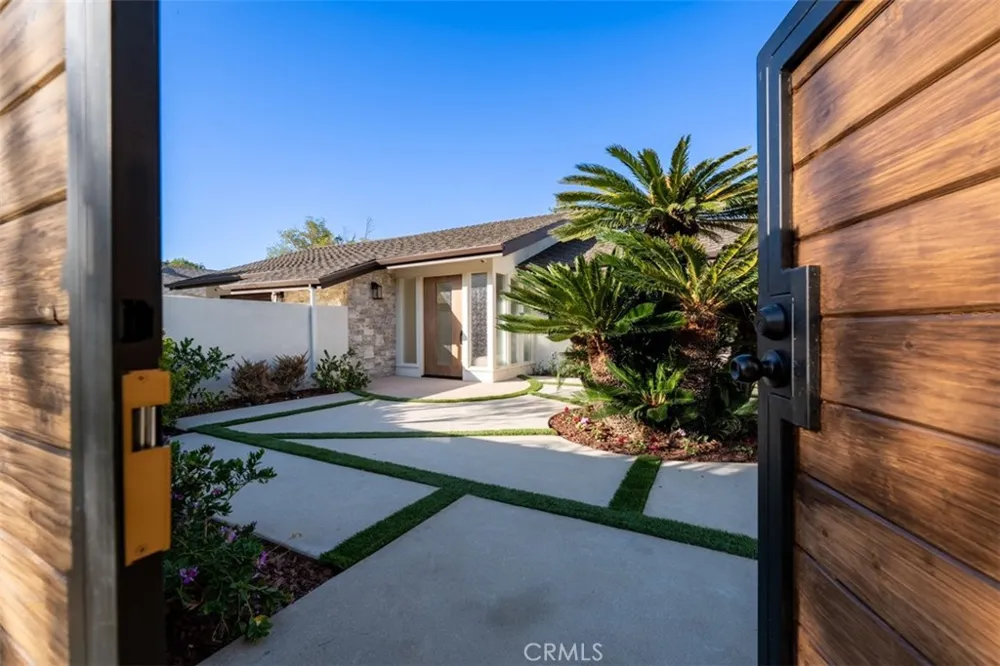 4230 Virginia Road Long Beach, CA 90807