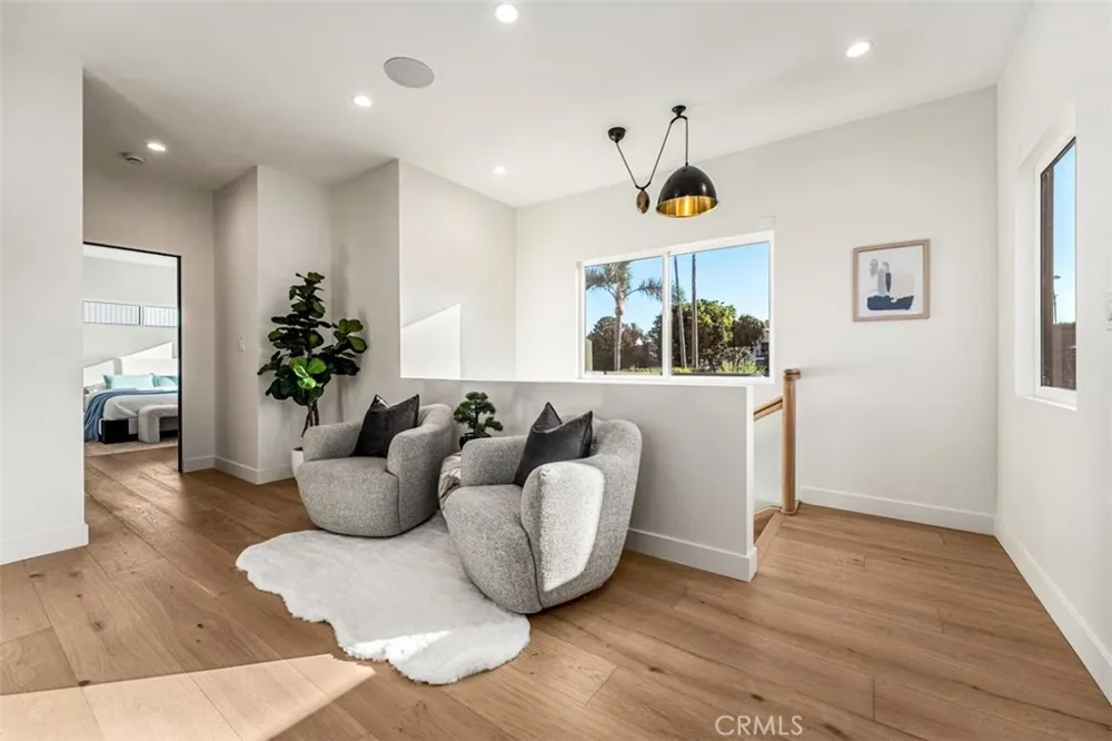 4230 Virginia Road Long Beach, CA 90807