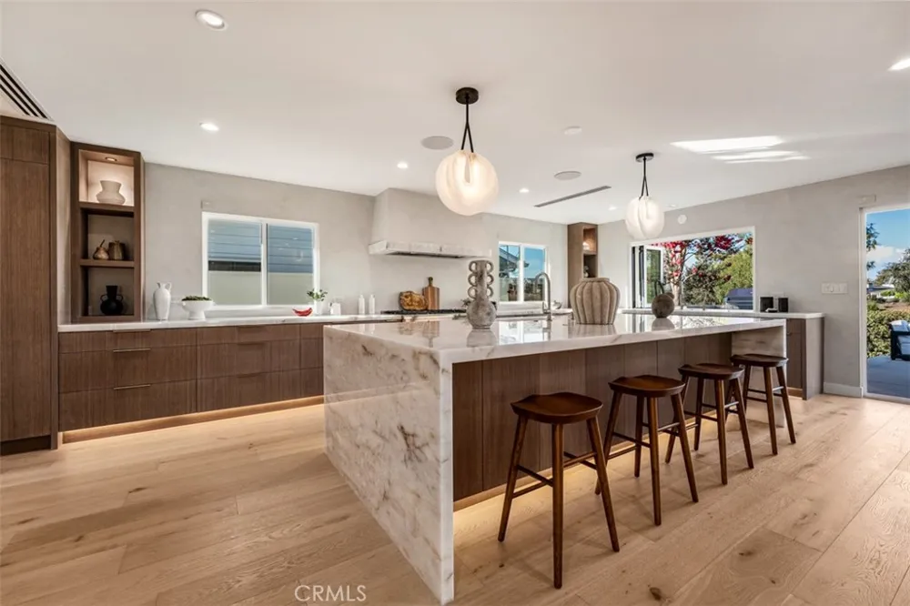 4230 Virginia Road Long Beach, CA 90807