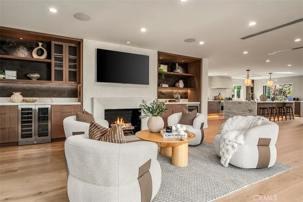 4230 Virginia Road Long Beach, CA 90807