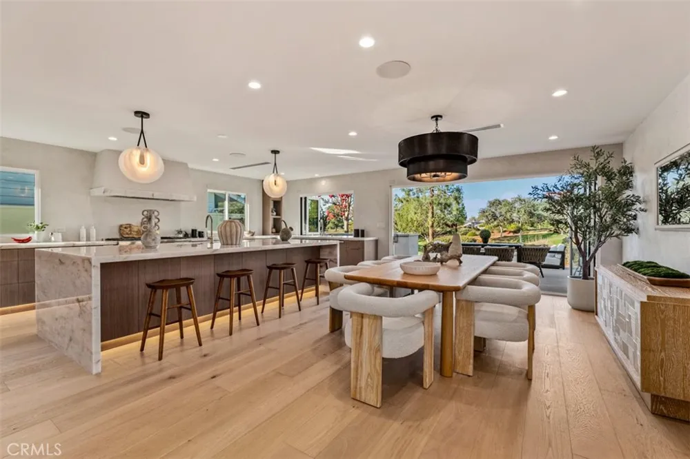 4230 Virginia Road Long Beach, CA 90807