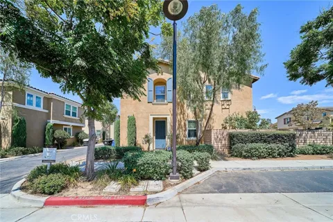 3051 E Via Corvina