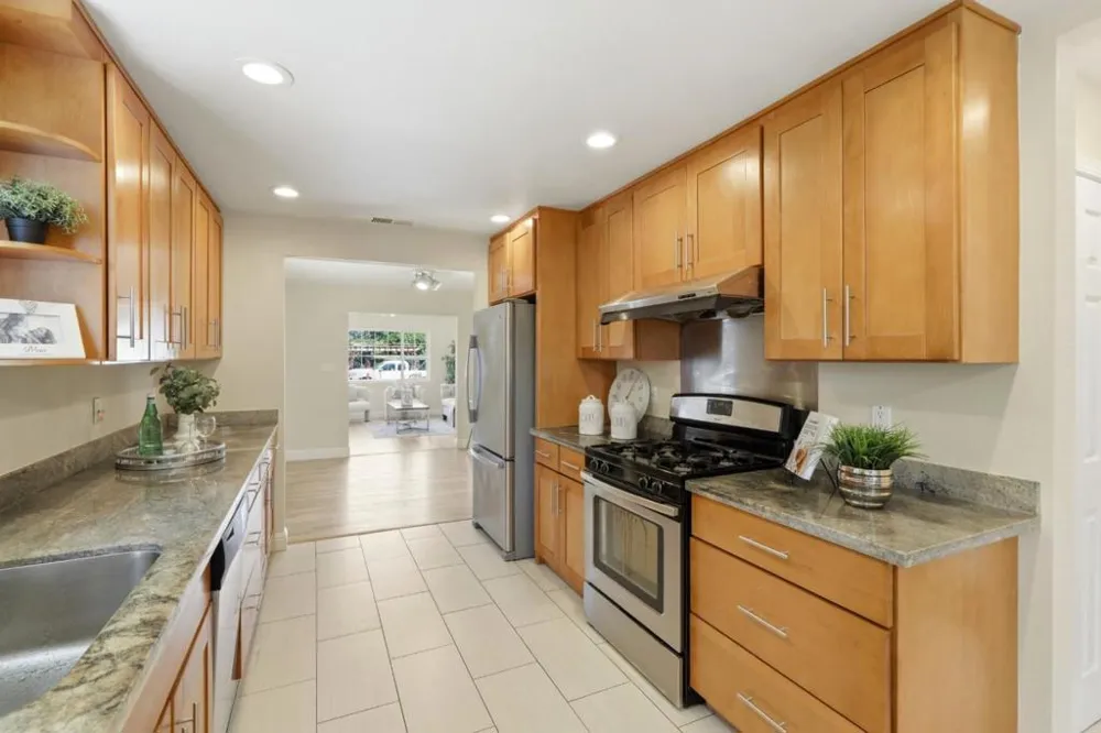 430 Garden Street East Palo Alto, CA 94303