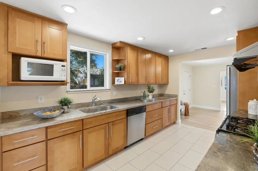 430 Garden Street East Palo Alto, CA 94303