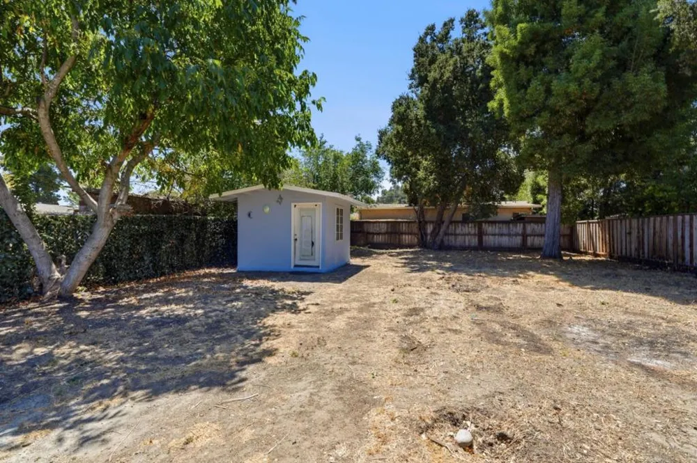 430 Garden Street East Palo Alto, CA 94303