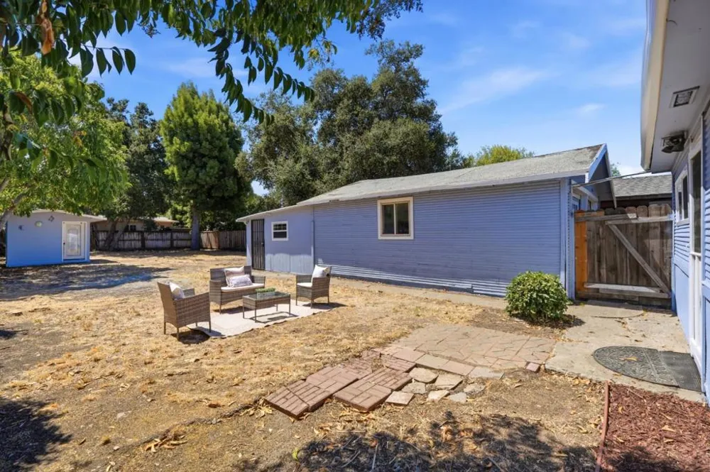 430 Garden Street East Palo Alto, CA 94303