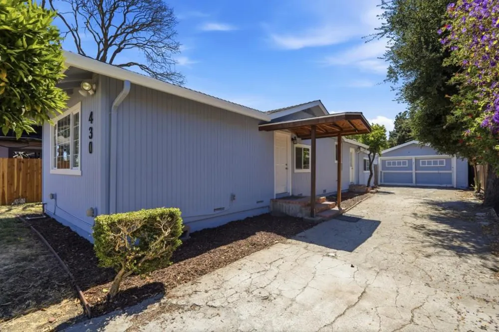 430 Garden Street East Palo Alto, CA 94303