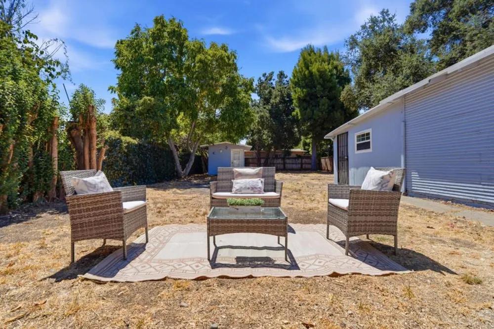 430 Garden Street East Palo Alto, CA 94303