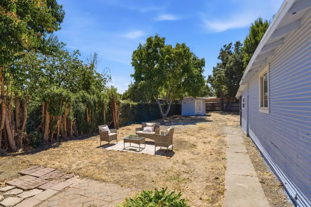 430 Garden Street East Palo Alto, CA 94303