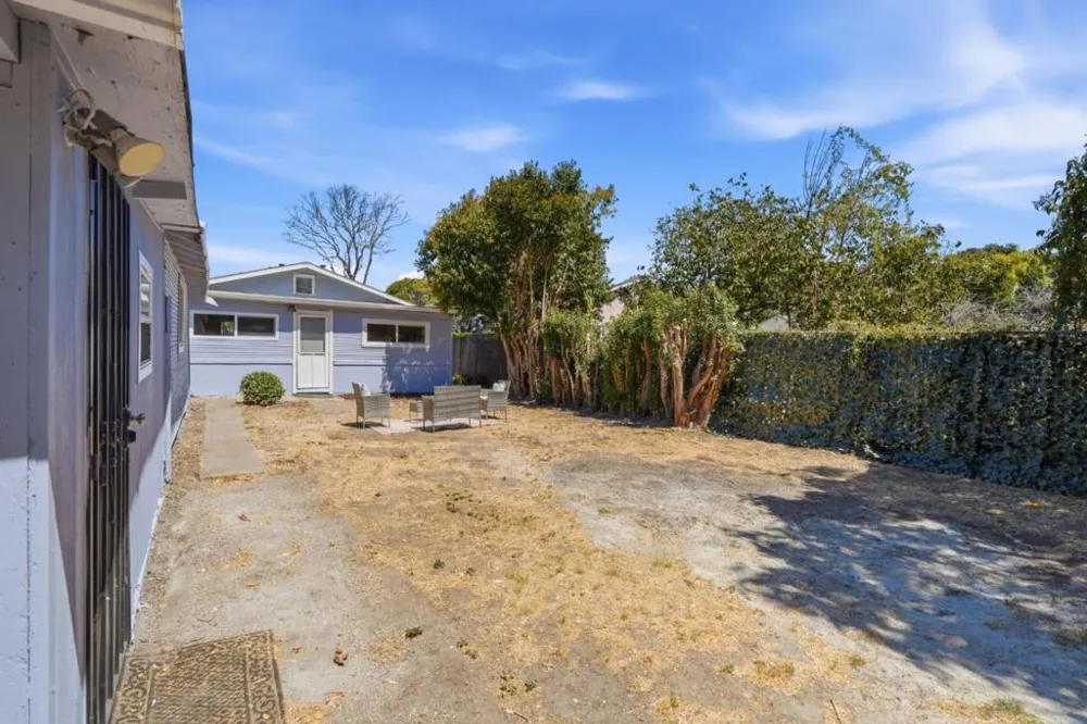 430 Garden Street East Palo Alto, CA 94303