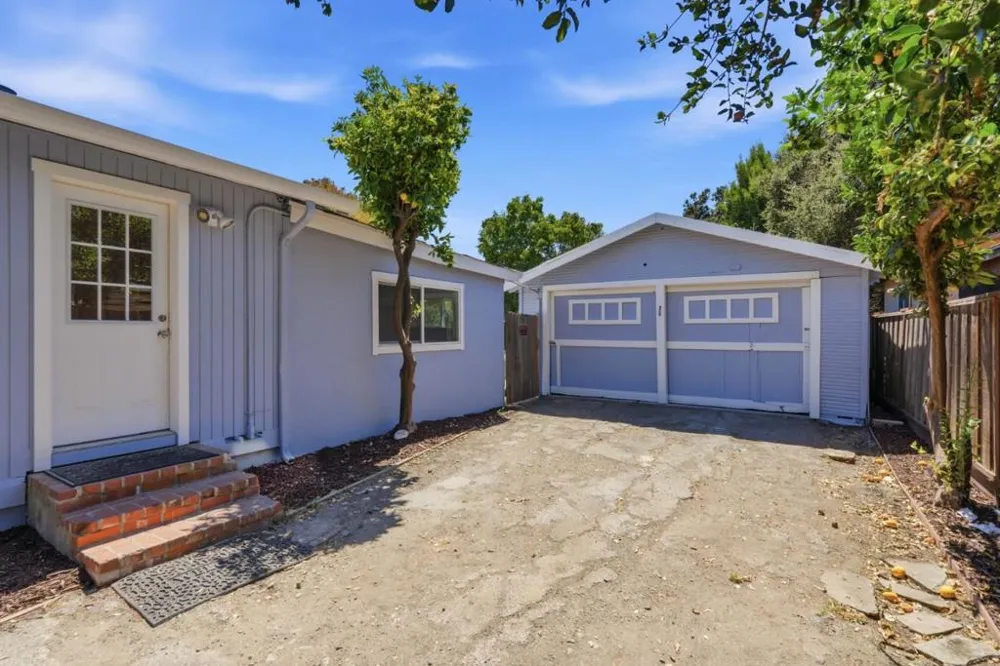 430 Garden Street East Palo Alto, CA 94303