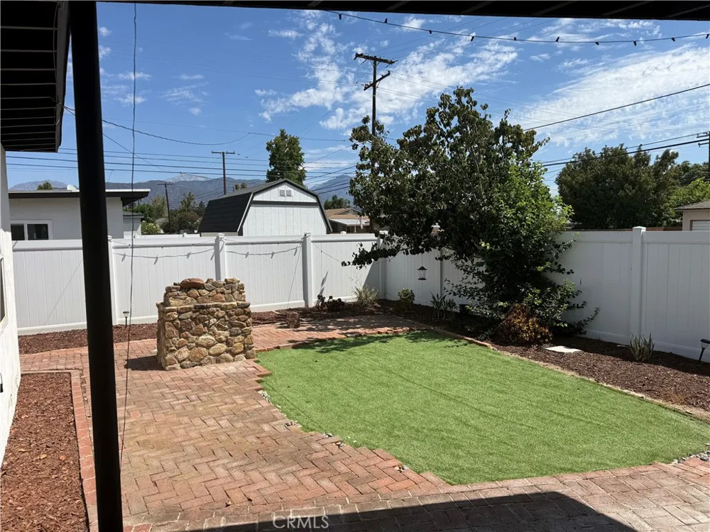 1395 3rd La Verne, CA 91750