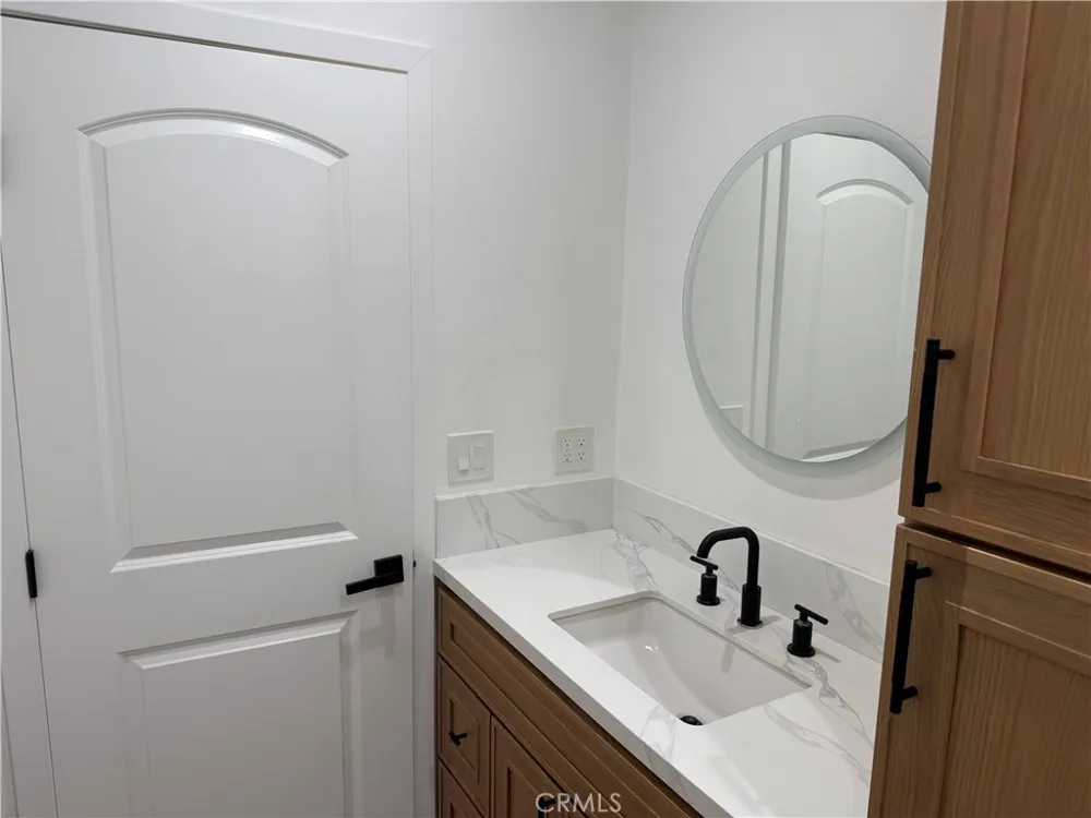 1395 3rd La Verne, CA 91750