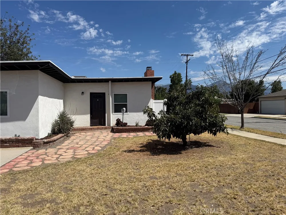 1395 3rd La Verne, CA 91750