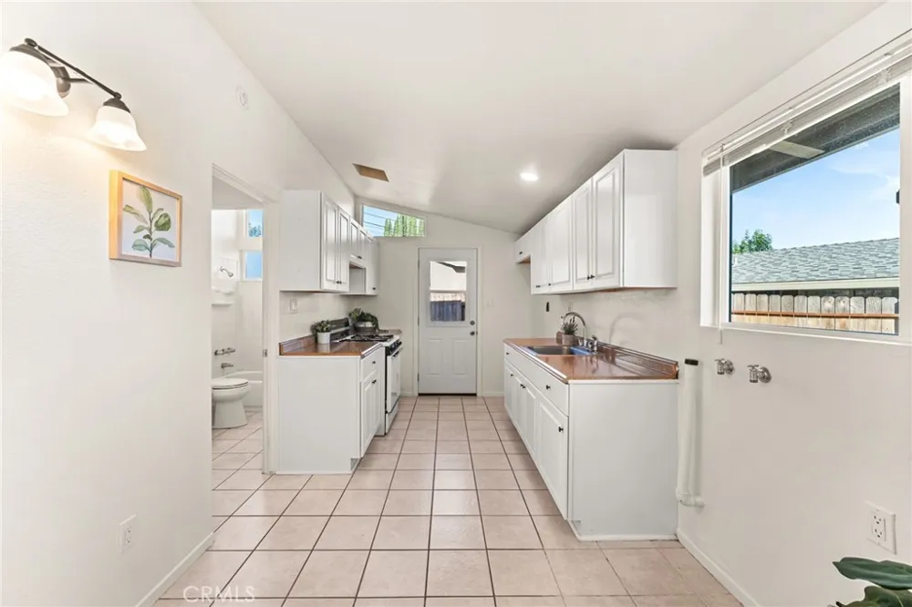 15005 Manzanares La Mirada, CA 90638