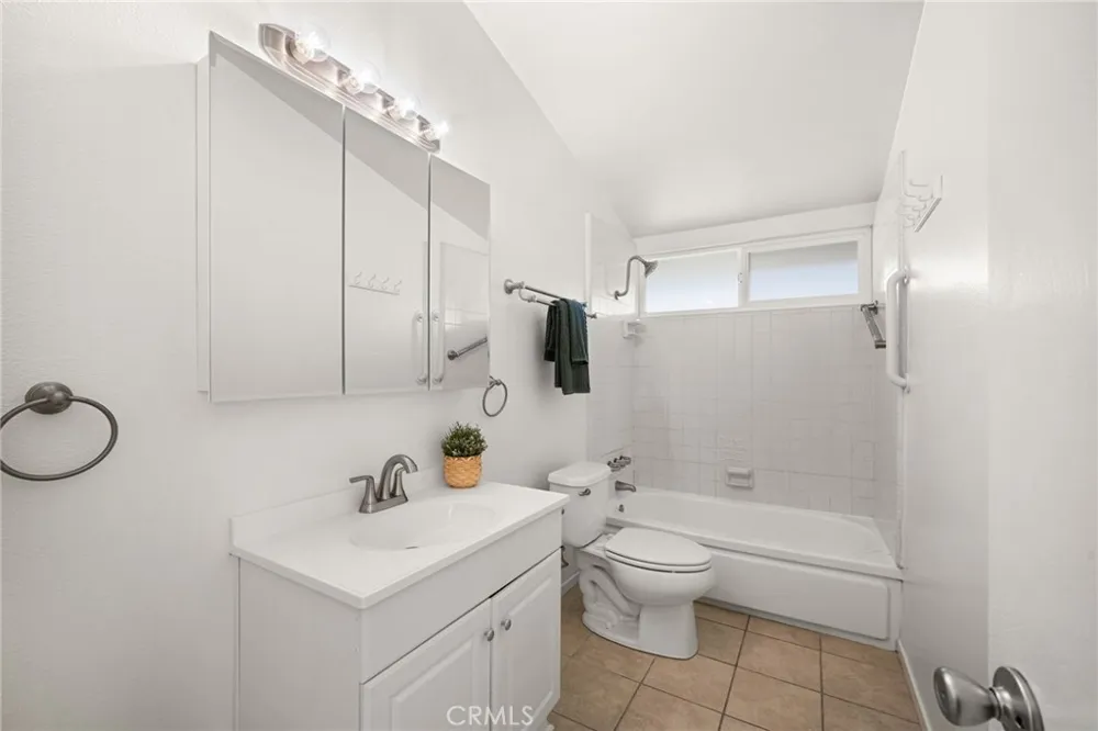 15005 Manzanares La Mirada, CA 90638
