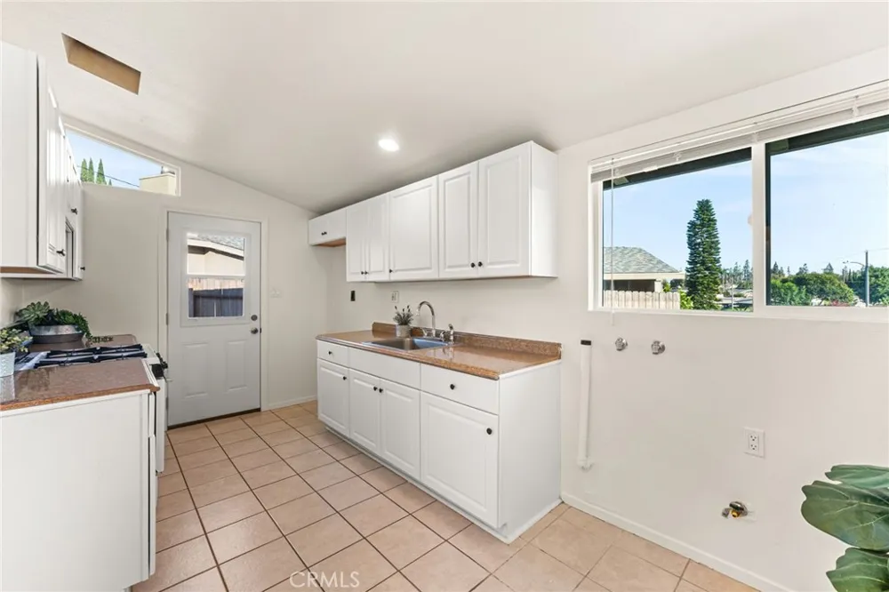 15005 Manzanares La Mirada, CA 90638