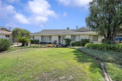 1057 W Bonnie Brae Court
