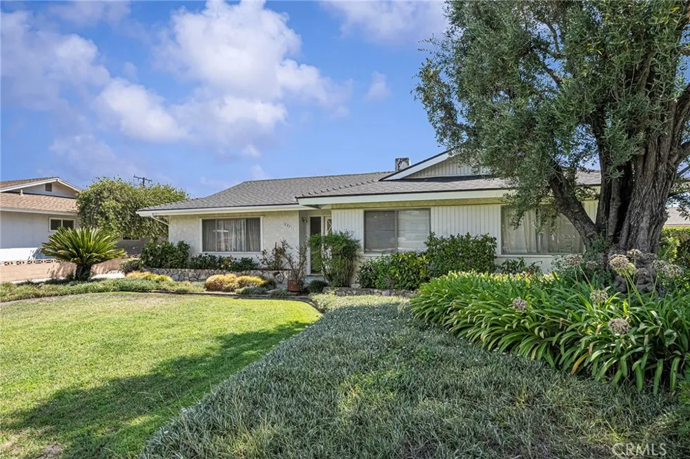1057 W Bonnie Brae Court Ontario, CA 91762