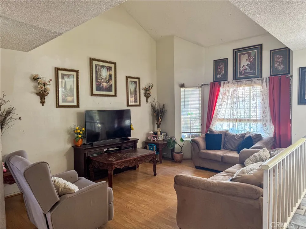 37050 Casa Grande Palmdale, CA 93550