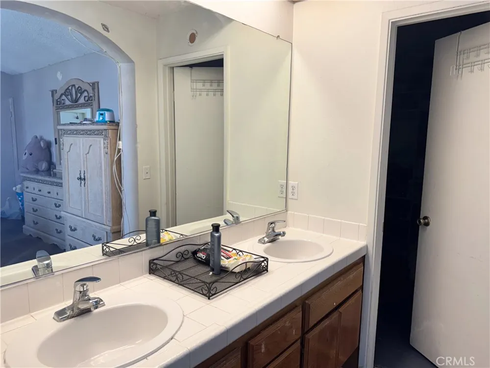 37050 Casa Grande Palmdale, CA 93550