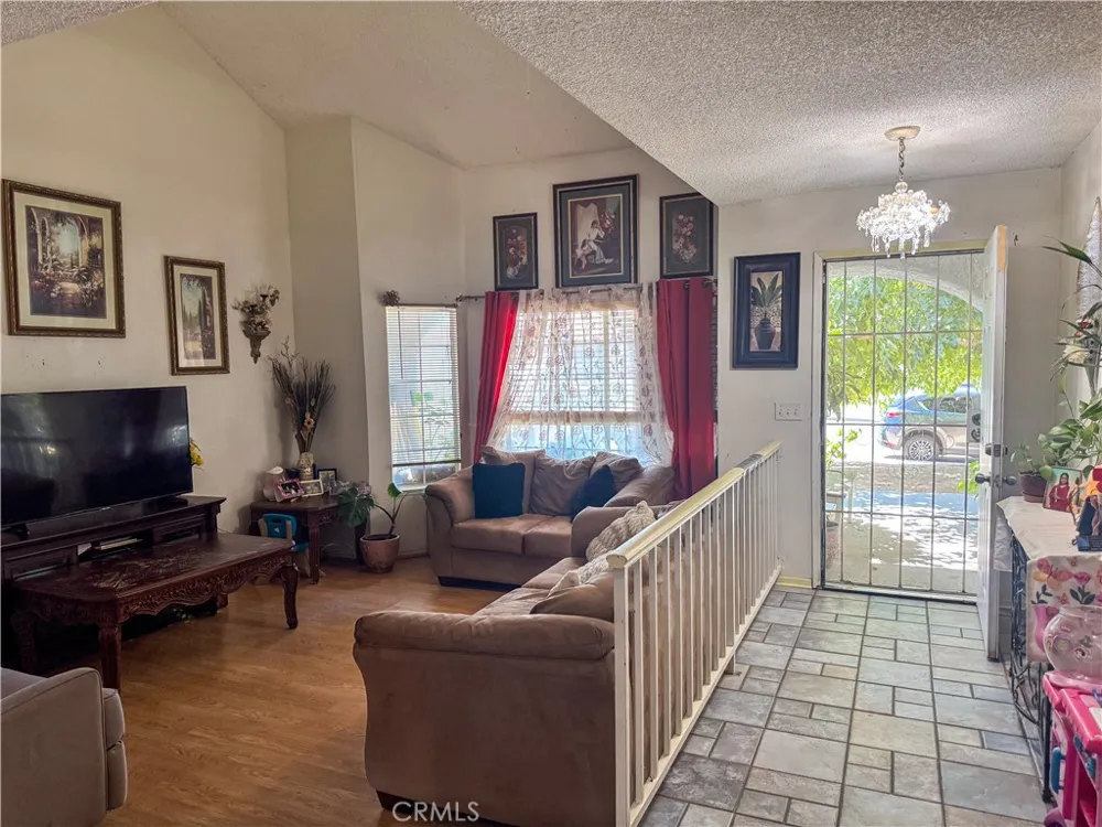 37050 Casa Grande Palmdale, CA 93550