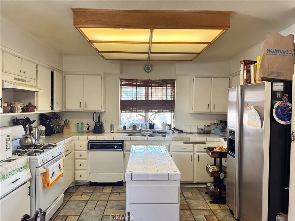 37050 Casa Grande Palmdale, CA 93550
