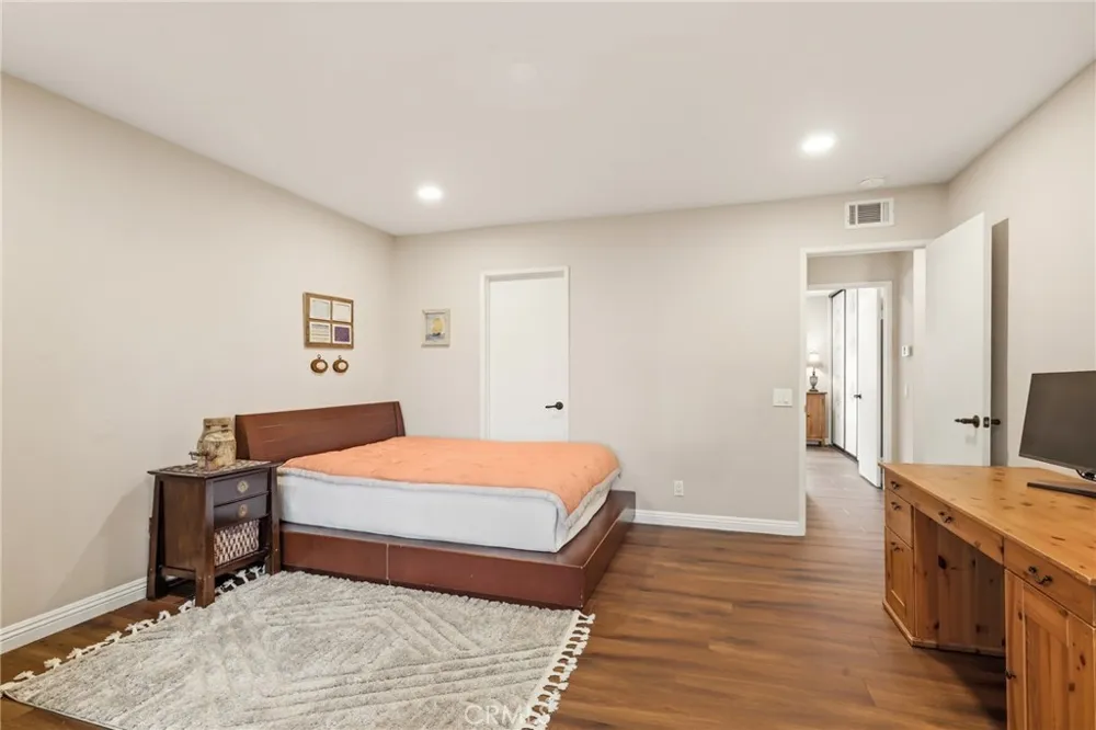 31 Greenbough #132 Irvine, CA 92614