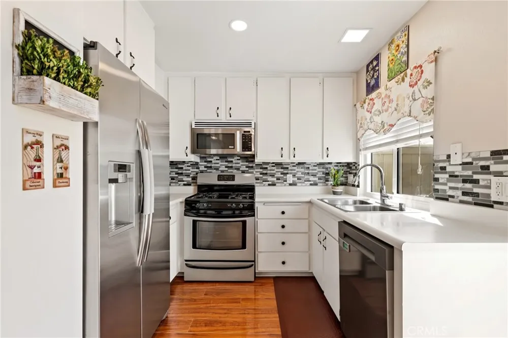 31 Greenbough #132 Irvine, CA 92614