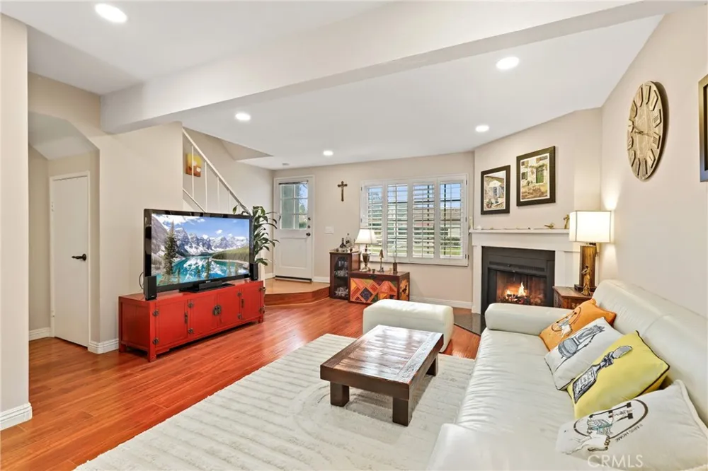 31 Greenbough #132 Irvine, CA 92614