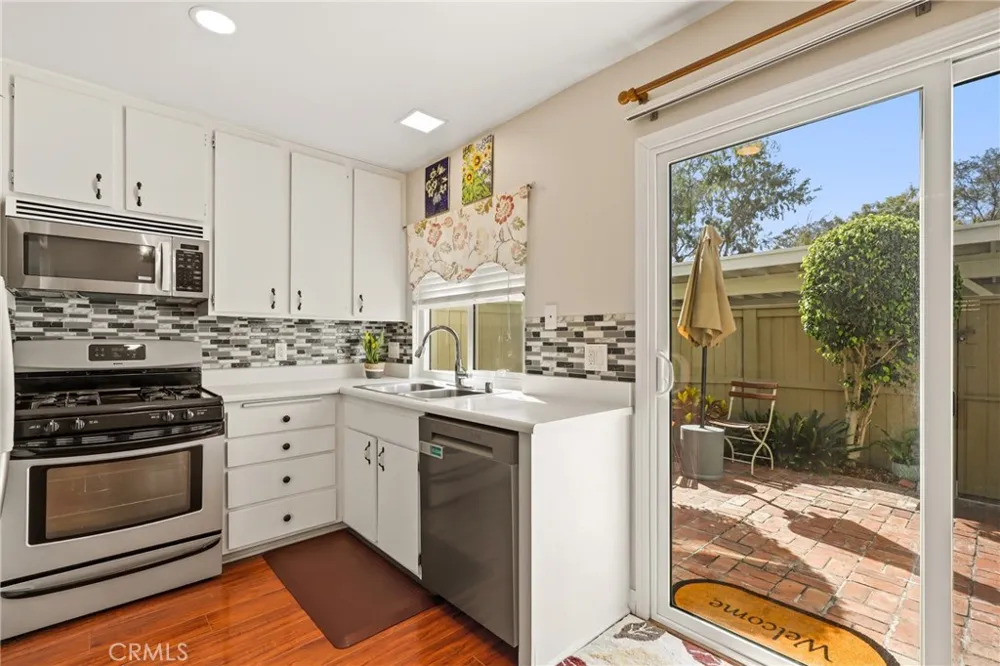 31 Greenbough #132 Irvine, CA 92614