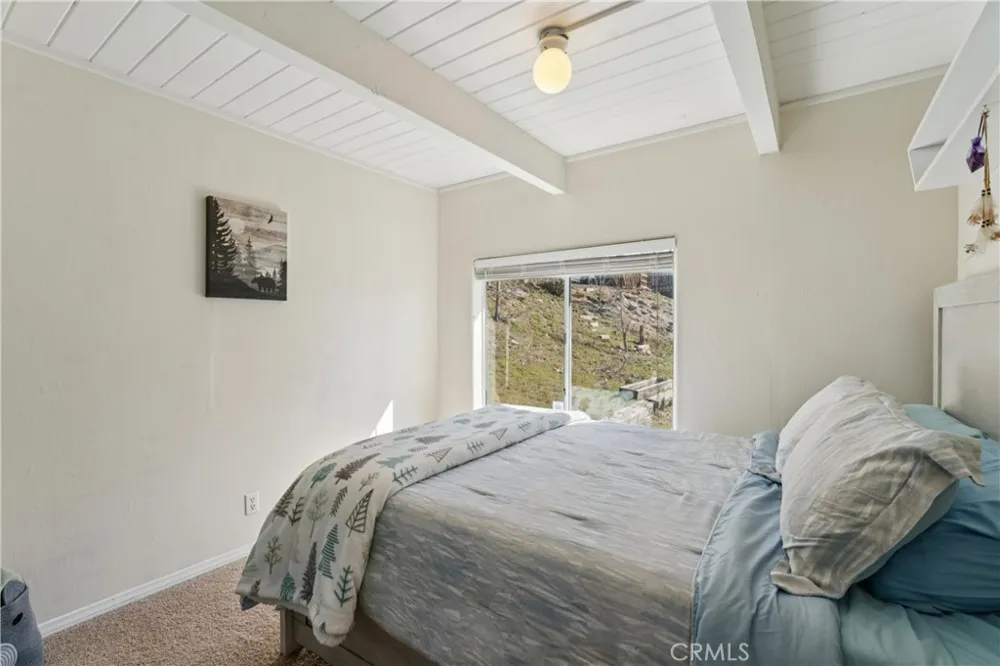 1171 Grass Valley Lake Arrowhead, CA 92352