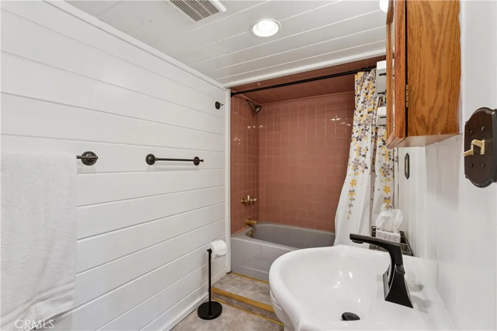 1171 Grass Valley Lake Arrowhead, CA 92352