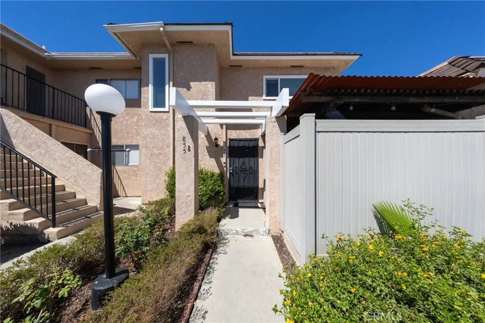 855 Las Lomas #B La Habra, CA 90631
