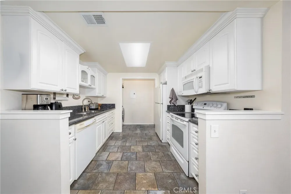 855 Las Lomas #B La Habra, CA 90631