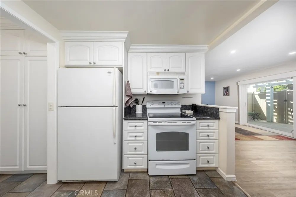 855 Las Lomas #B La Habra, CA 90631