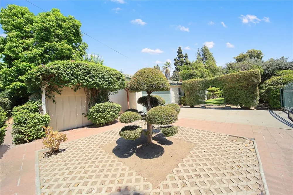 1425 S Santa Anita Arcadia, CA 91006