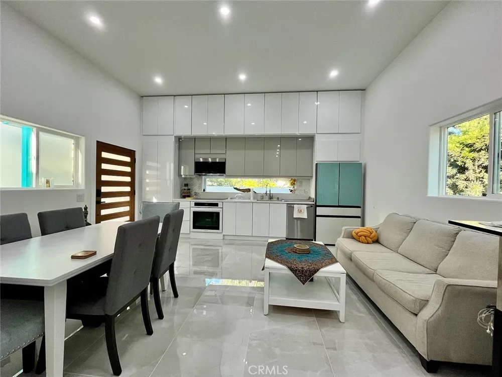 1424 E Mountain Street Glendale, CA 91207