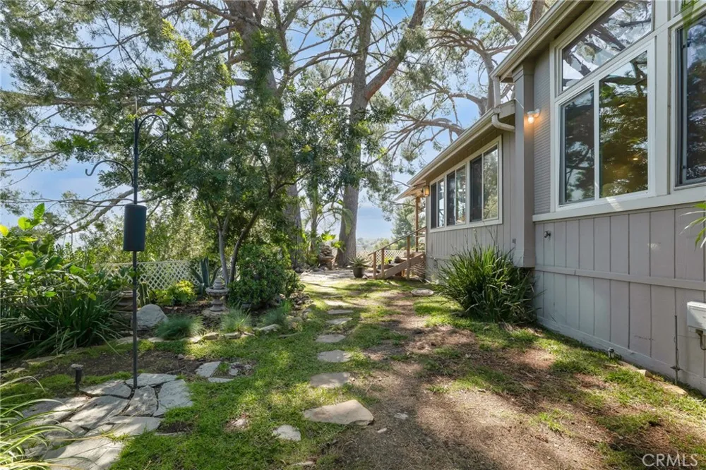 126 Pueblo Lane Topanga, CA 90290