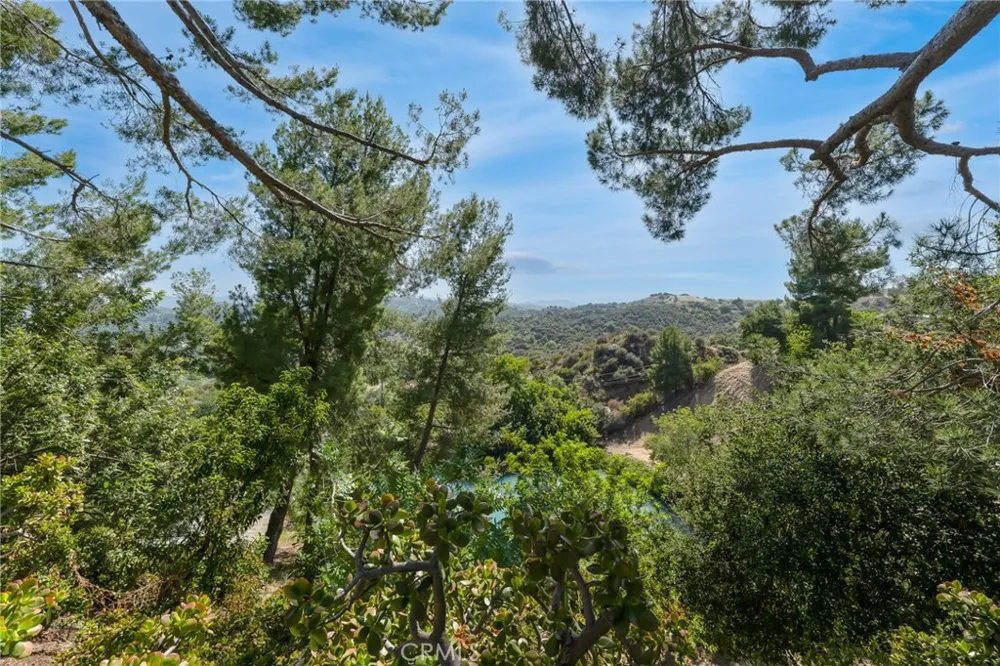 126 Pueblo Lane Topanga, CA 90290
