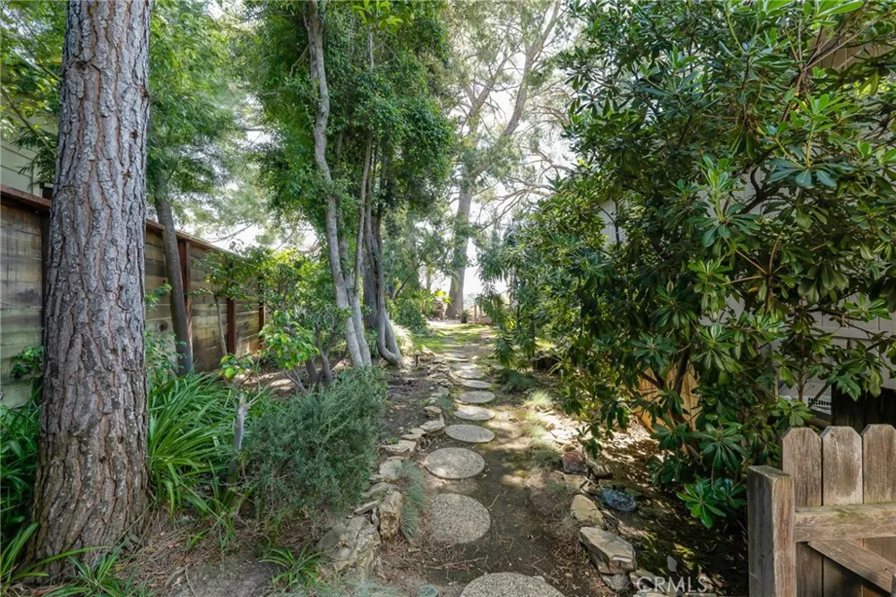 126 Pueblo Lane Topanga, CA 90290