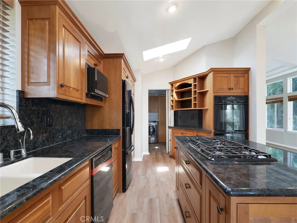 126 Pueblo Lane Topanga, CA 90290