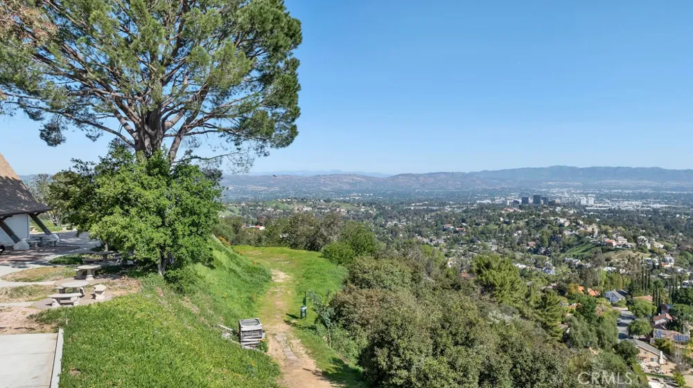 126 Pueblo Lane Topanga, CA 90290
