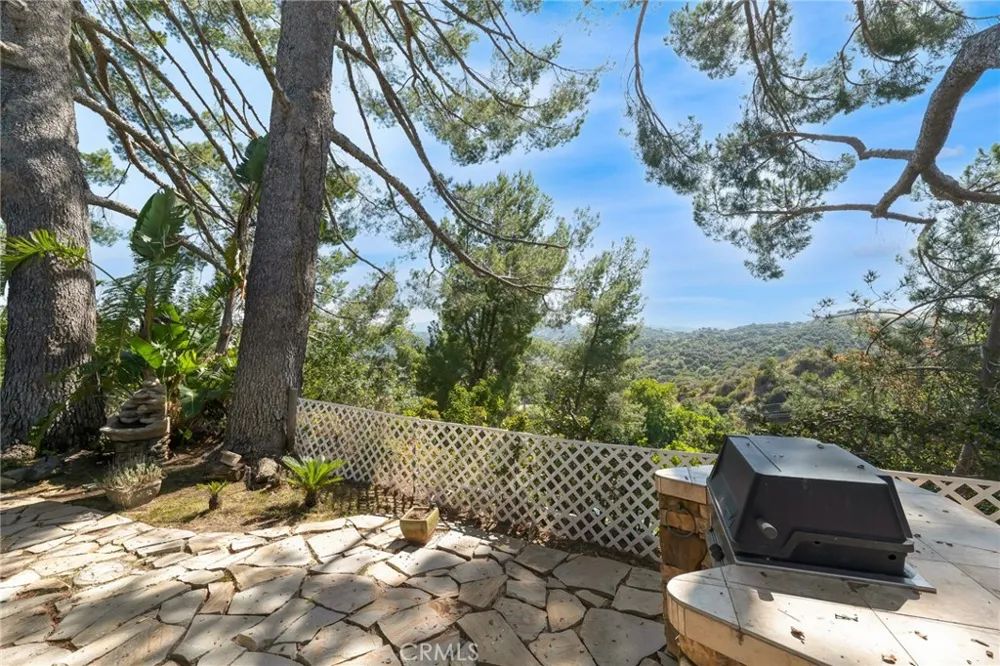 126 Pueblo Lane Topanga, CA 90290