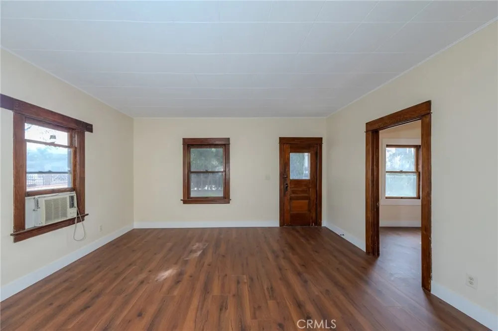 1619 S Glendora Avenue Glendora, CA 91740