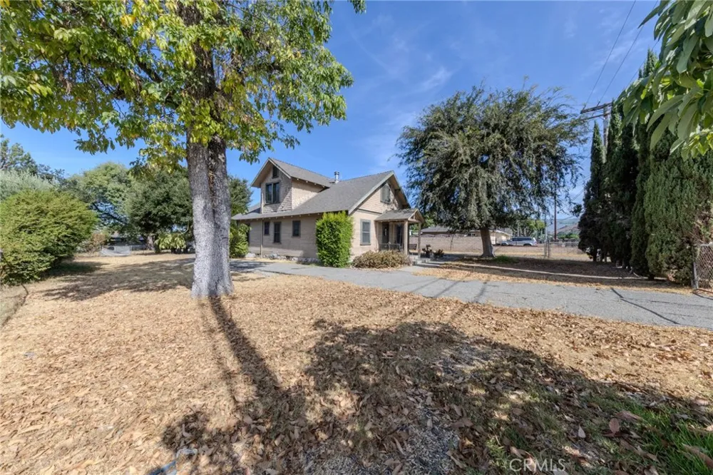1619 S Glendora Avenue Glendora, CA 91740