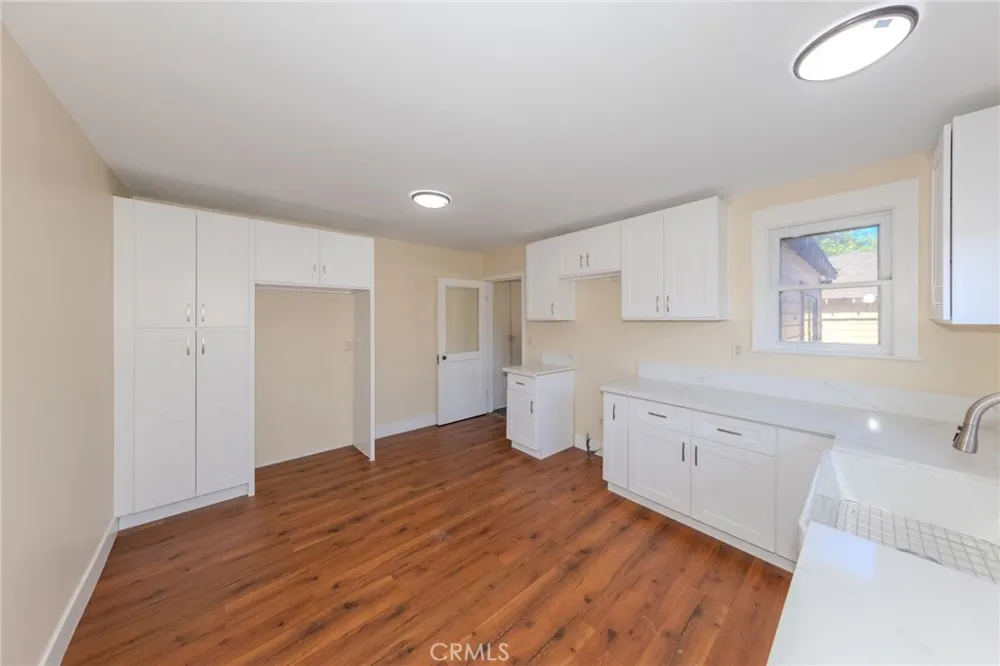 1619 S Glendora Avenue Glendora, CA 91740